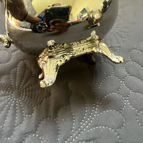 Vintage Silverplate Footed Sugar Bowl With Lid And Creamer Set Made in Hong Kong - Picture 11 of 11